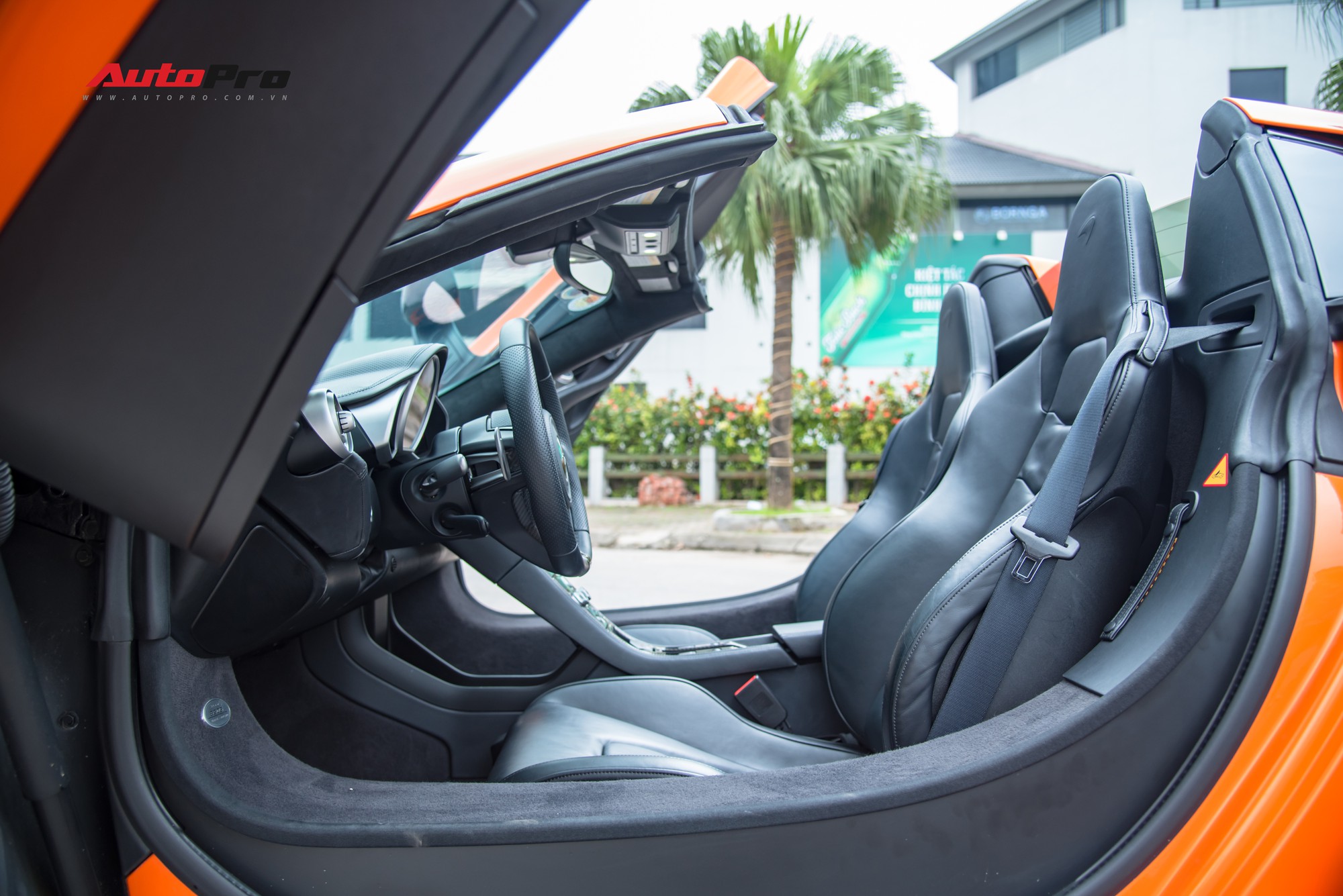 McLaren 650S chạy lướt chào mua các đại gia Hà Nội với giá hời, rẻ bằng nửa giá trị mua mới - Ảnh 6. McLaren 650S chạy lướt chào mua các đại gia Hà Nội với giá hời, rẻ bằng nửa giá trị mua mới - Ảnh 6.