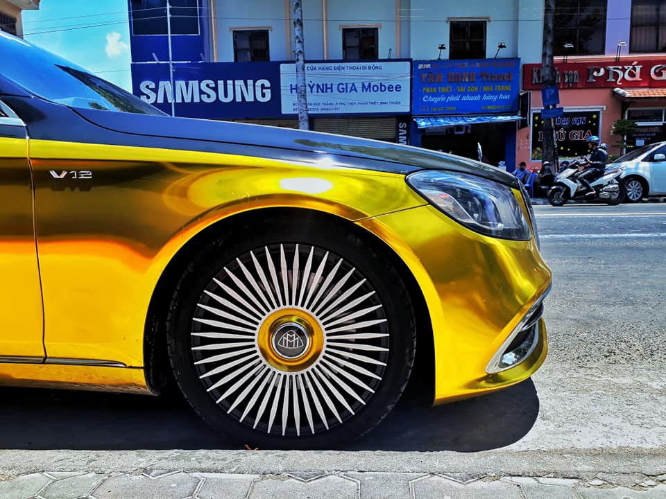 Đại gia Sài Gòn giả Mercedes-Benz S-Class như Maybach dát vàng Trung Đông,  logo mâm xe như Rolls-Royce
