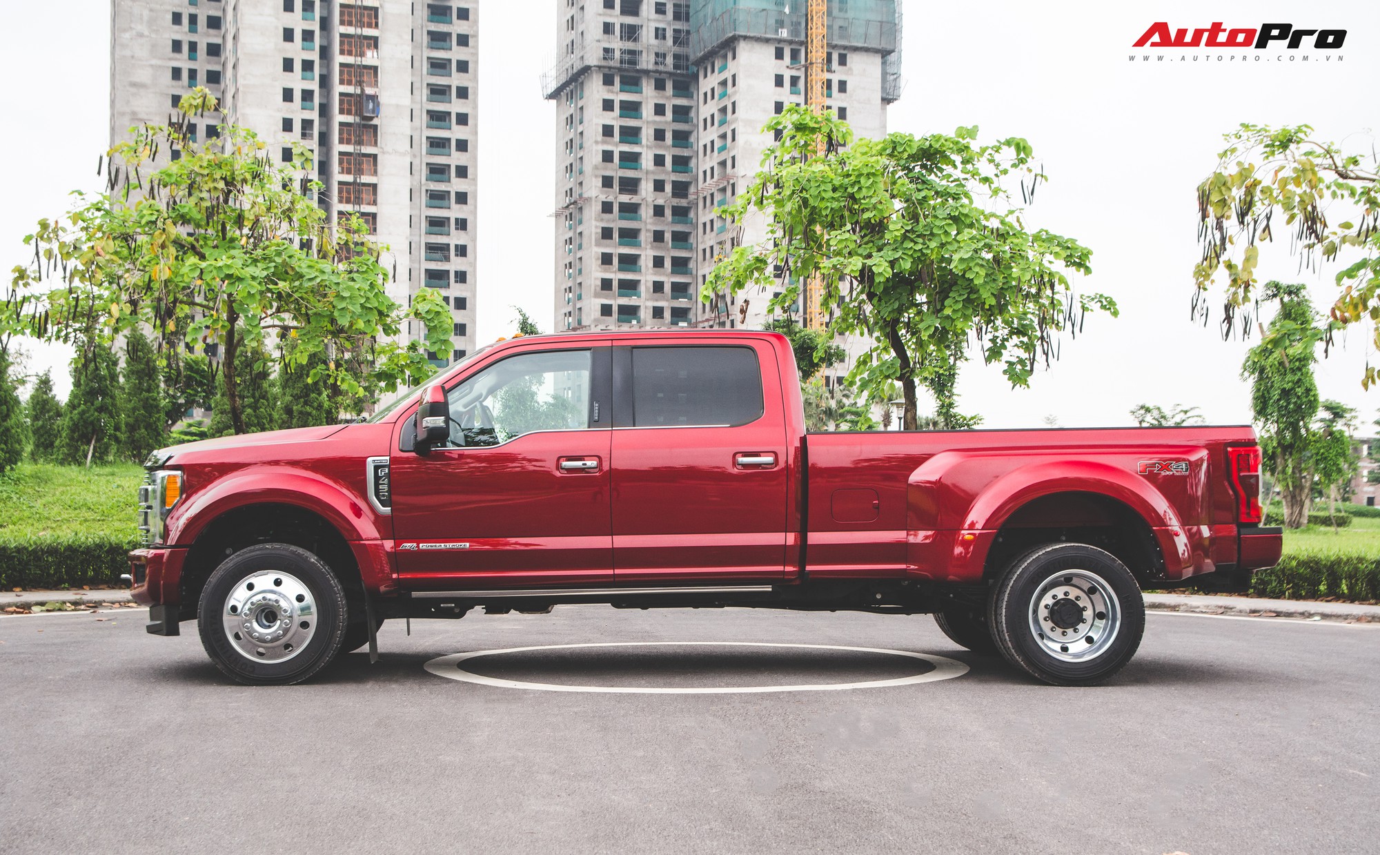 Cận Cảnh Ford F-450 Limited Heavy Duty Đầu Tiên Việt Nam - 'Ông Trùm' Của  Làng Bán Tải Có Giá Hơn 6 Tỷ Đồng