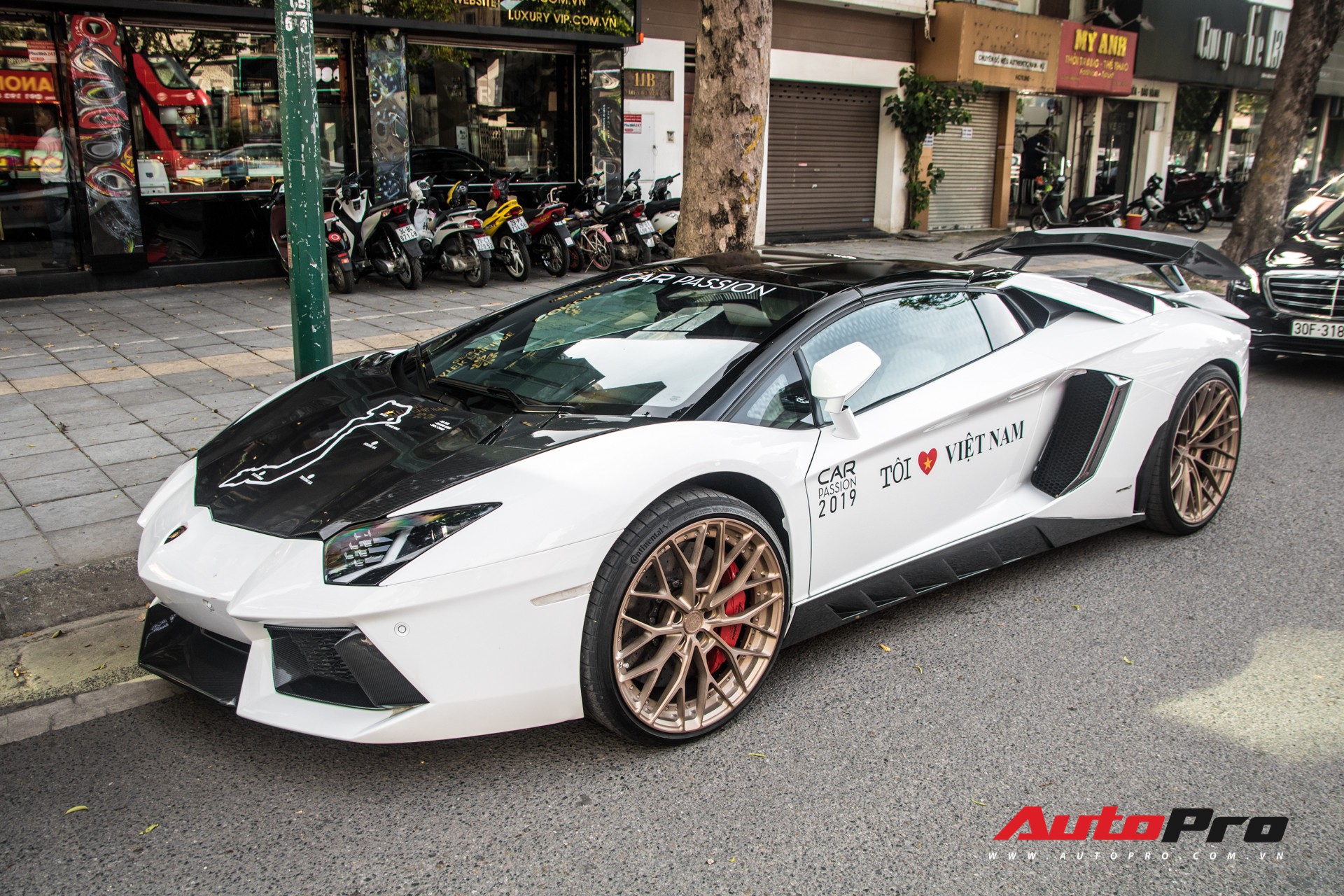 Đại gia đồng hồ Hà Nội mang Lamborghini Aventador Roadster độ 'khủng' tham  dự hành trình Car Passion 2019