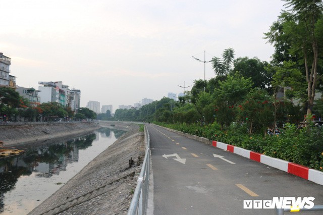 Ảnh: Đường Láng thay đổi bất ngờ, dân Thủ đô cứ ngỡ đang lạc vào đường phố Singapore - Ảnh 9.