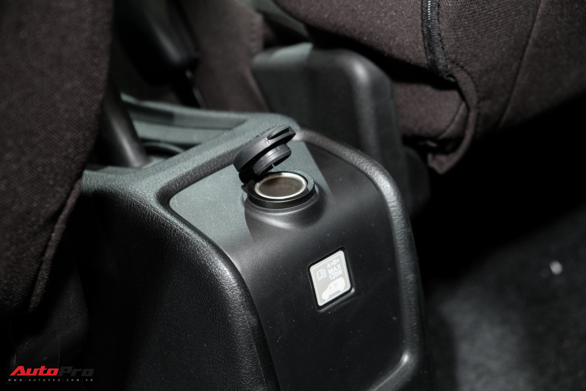 Khám phá chi tiết Suzuki Ertiga 2019 - Xe 7 chỗ rẻ nhất Việt Nam vừa ra mắt - Ảnh 13. Khám phá chi tiết Suzuki Ertiga 2019 - Xe 7 chỗ rẻ nhất Việt Nam vừa ra mắt - Ảnh 13.