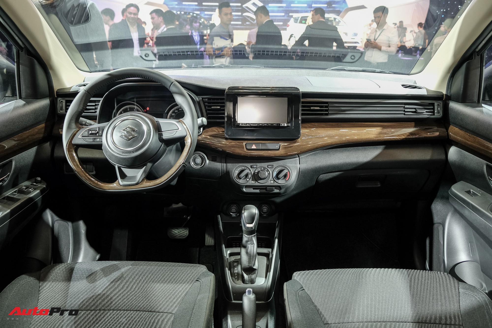 Khám phá chi tiết Suzuki Ertiga 2019 - Xe 7 chỗ rẻ nhất Việt Nam vừa ra mắt - Ảnh 8. Khám phá chi tiết Suzuki Ertiga 2019 - Xe 7 chỗ rẻ nhất Việt Nam vừa ra mắt - Ảnh 8.