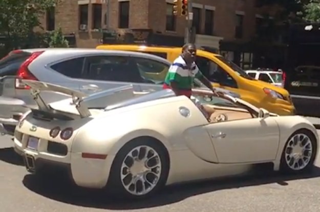 Sao Hollywood tậu Bugatti mui trần 2 triệu USD mới toanh, đâm ngay Honda CR-V khi rời đại lý - Ảnh 2. Sao Hollywood tậu Bugatti mui trần 2 triệu USD mới toanh, đâm ngay Honda CR-V khi rời đại lý - Ảnh 2.