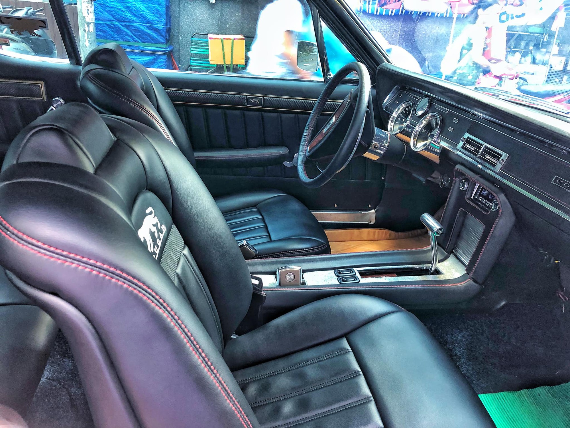 Thú chơi xe khác người của rapper Binz: Chi cả tỷ đồng lùng mua xế cổ - Ảnh 4. Thú chơi xe khác người của rapper Binz: Chi cả tỷ đồng lùng mua xế cổ - Ảnh 4.