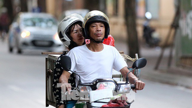 Hà Nội đề xuất cấm xe máy: Người dân lao động lo mất cần câu cơm’ - Ảnh 10.