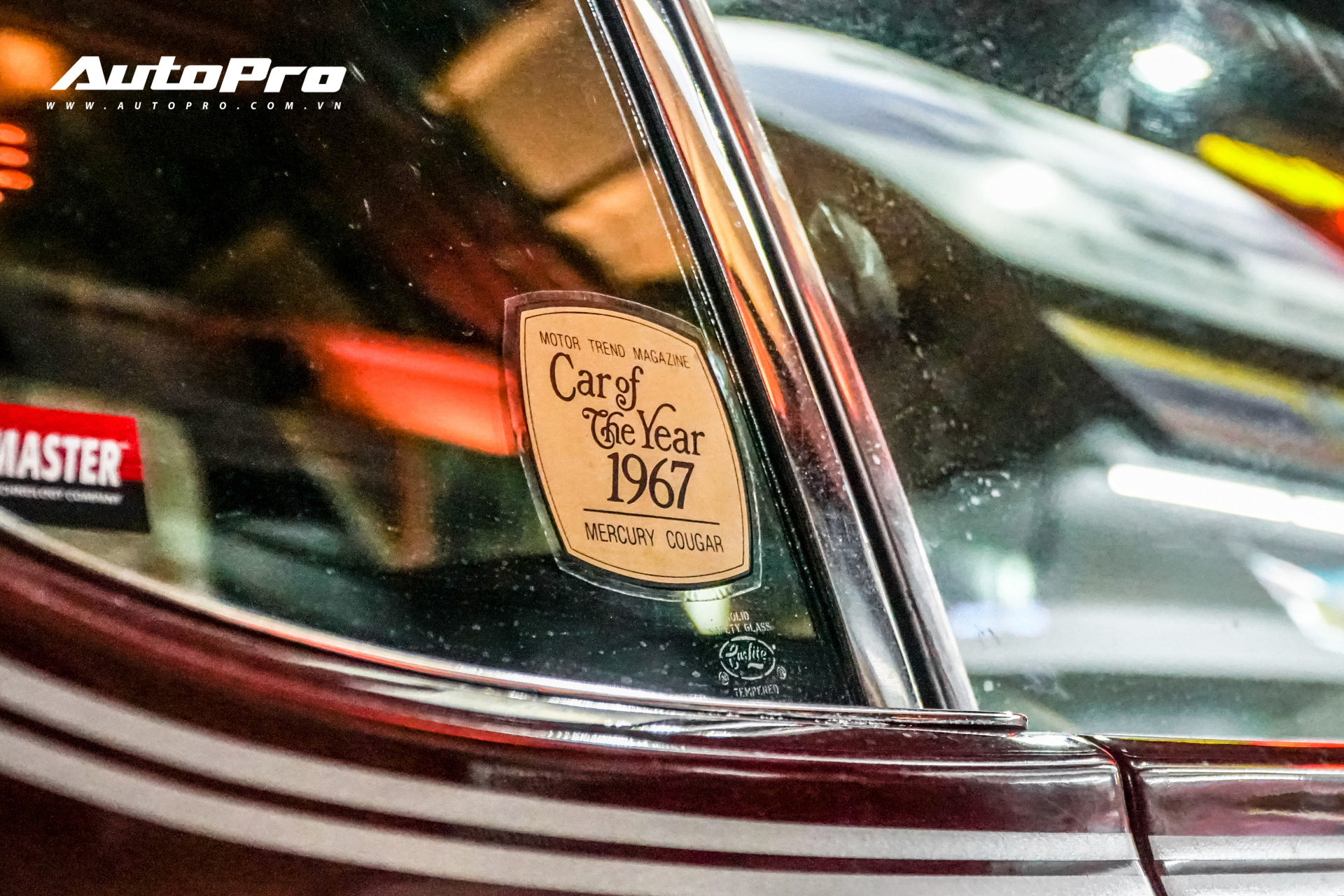 Spotted the latest billion-dollar old car of rapper Binz in Saigon - Photo 8. Spotted the latest billion-dollar old car of rapper Binz in Saigon - Photo 8.