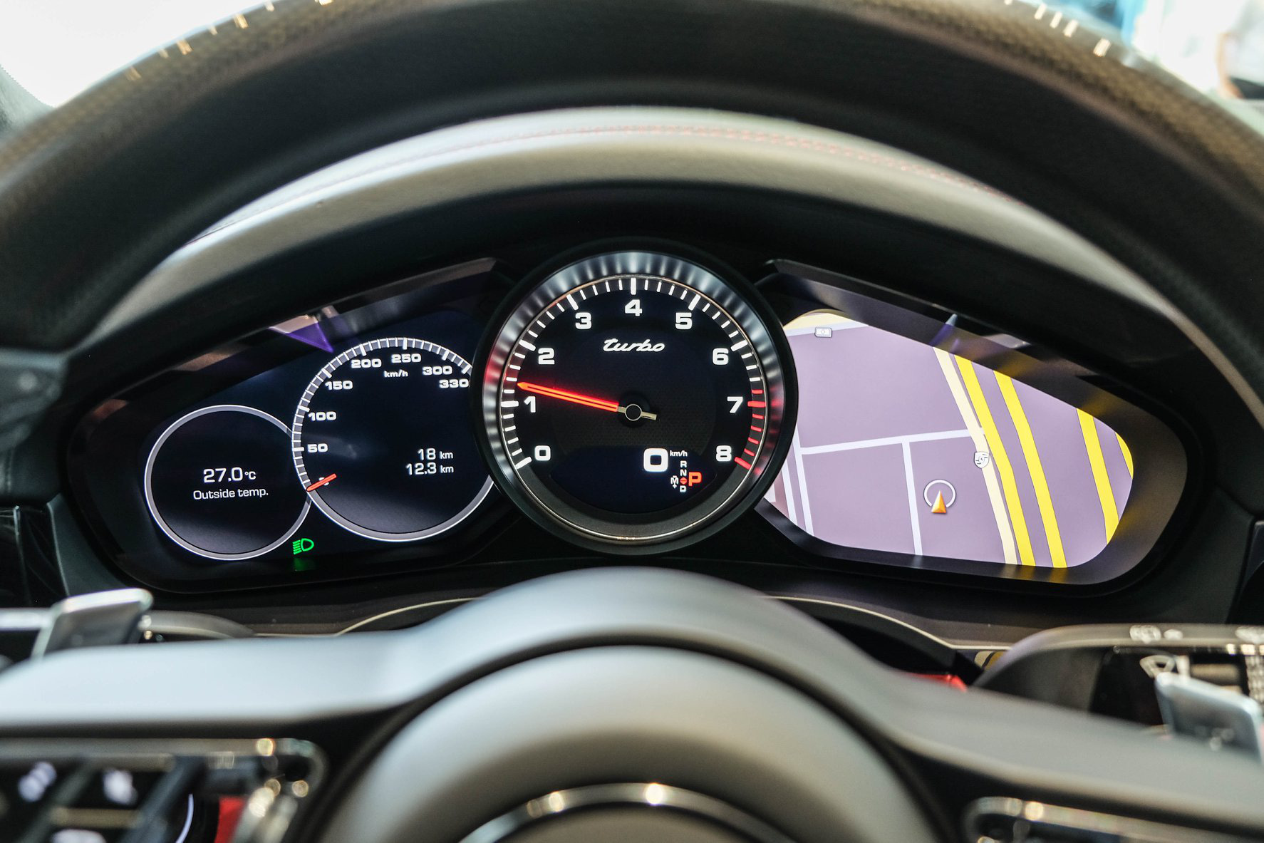 Porsche Cayenne Turbo thế hệ mới đầu tiên Việt Nam giá 9 tỷ đồng sở hữu những option trăm triệu - Ảnh 9. Porsche Cayenne Turbo thế hệ mới đầu tiên Việt Nam giá 9 tỷ đồng sở hữu những option trăm triệu - Ảnh 9.