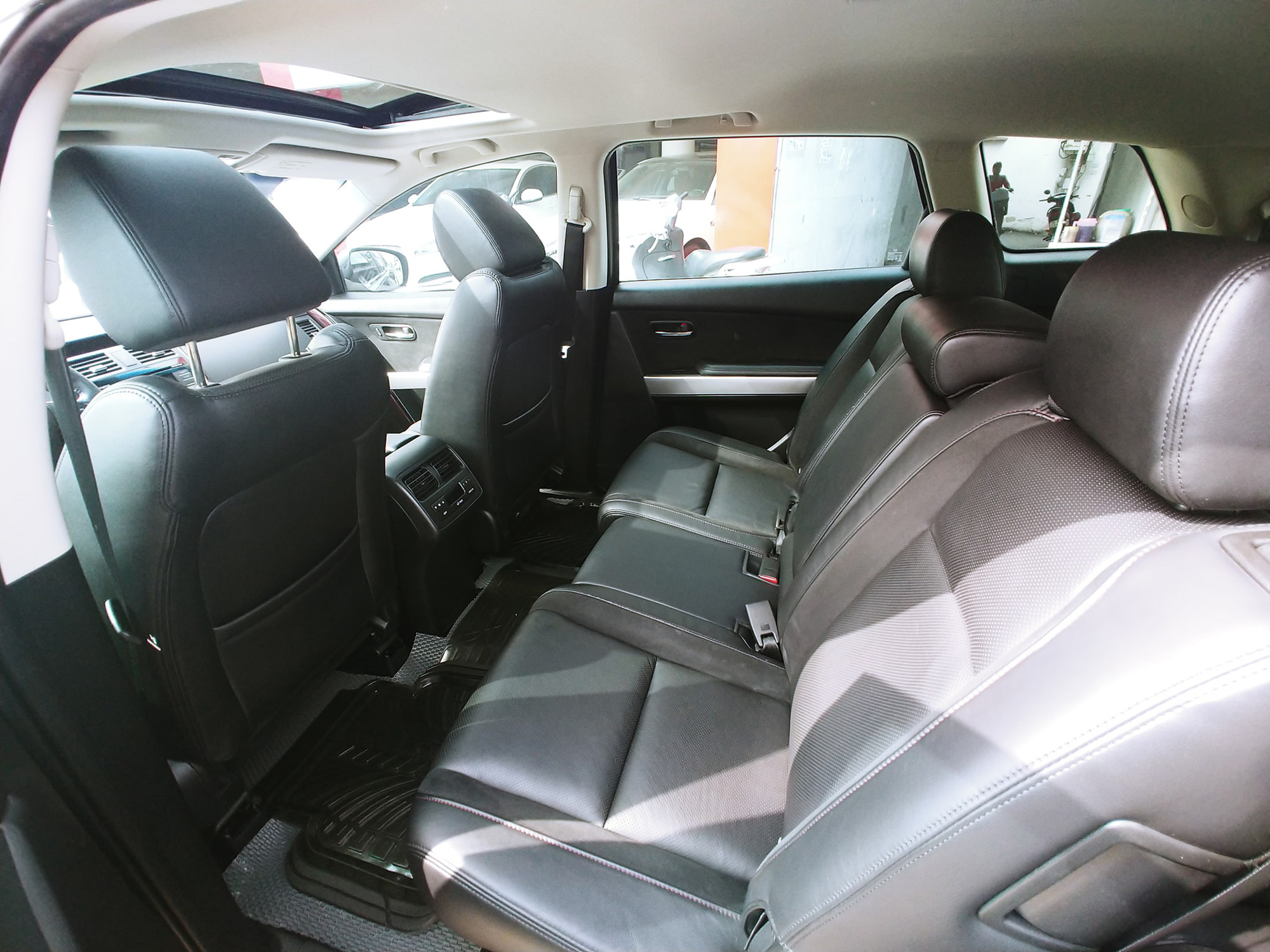 Sau 4 năm, Mazda CX-9 rẻ còn một nửa, giá ngang đàn em CX-5 2019 - Ảnh 4. Sau 4 năm, Mazda CX-9 rẻ còn một nửa, giá ngang đàn em CX-5 2019 - Ảnh 4.