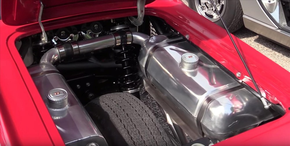 Vintage two-wheeled car being sold at a shocking price - Photo 5. Vintage two-wheeled car being sold at a shocking price - Photo 5.