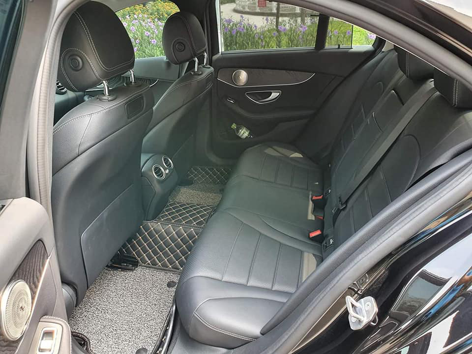Vừa ra biển 2 tháng, chủ xe bán Mercedes-Benz C200 2019 giá 1,4 tỷ đồng với 2 điểm đáng chú ý - Ảnh 4. Vừa ra biển 2 tháng, chủ xe bán Mercedes-Benz C200 2019 giá 1,4 tỷ đồng với 2 điểm đáng chú ý - Ảnh 4.