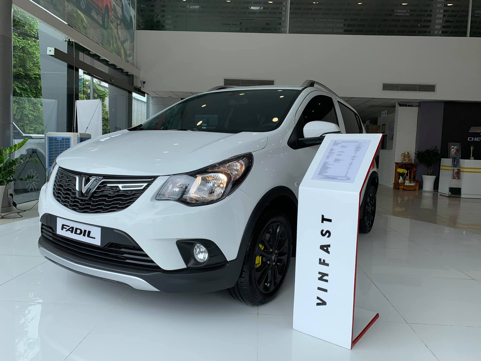 Đại lý tự độ VinFast Fadil phiên bản thể thao bán giá 419 triệu đồng - Ảnh 2.