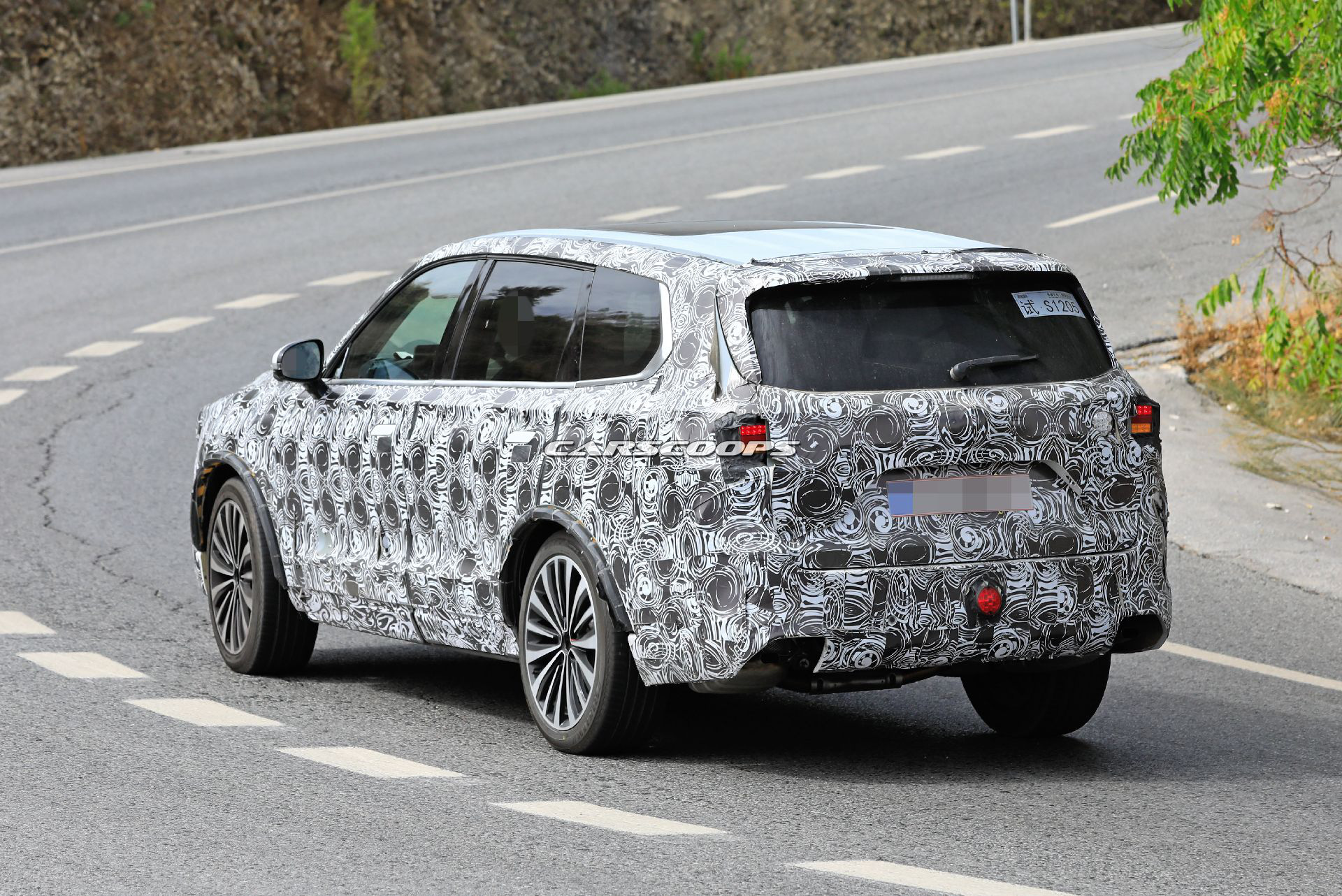Đây chính là BMW X7 giá rẻ sắp ra mắt - Ảnh 2. Đây chính là BMW X7 giá rẻ sắp ra mắt - Ảnh 2.