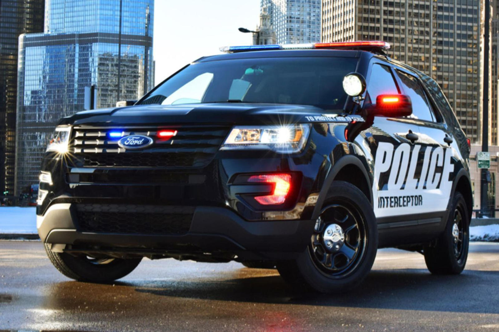 Dùng Ford Explorer, cảnh sát Mỹ... suýt chết ngạt - Ảnh 2. Dùng Ford Explorer, cảnh sát Mỹ... suýt chết ngạt - Ảnh 2.