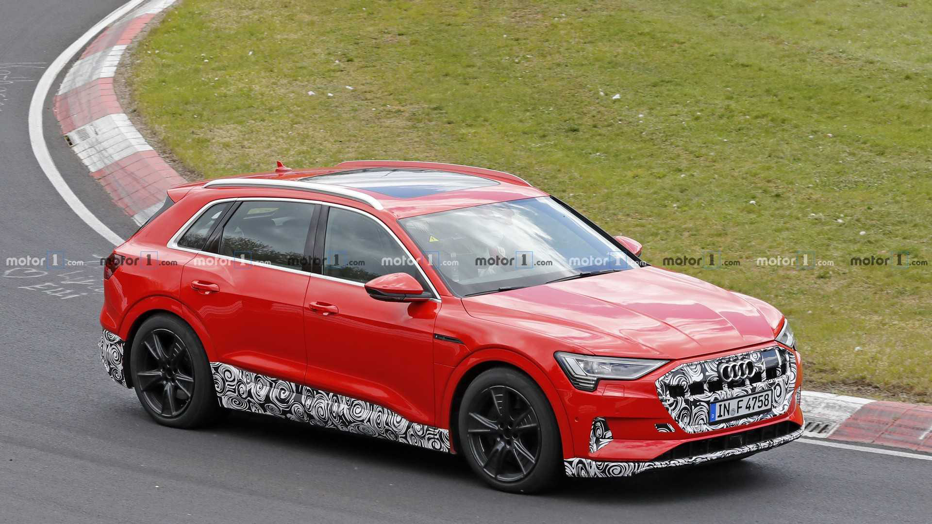 Audi úp mở xe mới với chi tiết gây tranh cãi: Bánh vươn ra ngoài đầu xe - Ảnh 3.