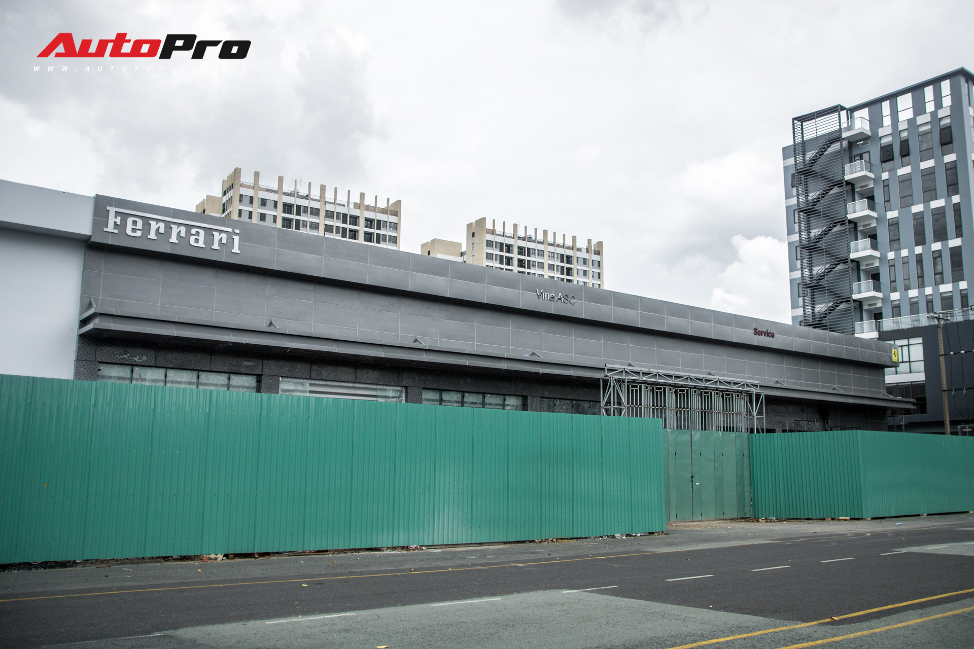 Ferrari vào Việt Nam: Thách thức nhiều hơn cơ hội nhưng có cửa sáng hơn Lamborghini - Ảnh 1. Ferrari vào Việt Nam: Thách thức nhiều hơn cơ hội nhưng có cửa sáng hơn Lamborghini - Ảnh 1.