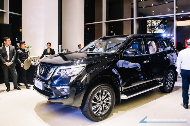 Nissan Terra ra mắt phiên bản mới, tăng sức cạnh tranh Toyota Fortuner - Ảnh 3. Nissan Terra ra mắt phiên bản mới, tăng sức cạnh tranh Toyota Fortuner - Ảnh 3.