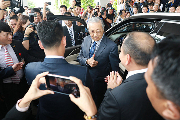 Thủ tướng Mahathir Mohamad: Người luôn ủng hộ công nghiệp ô tô nội địa - Ảnh 1.