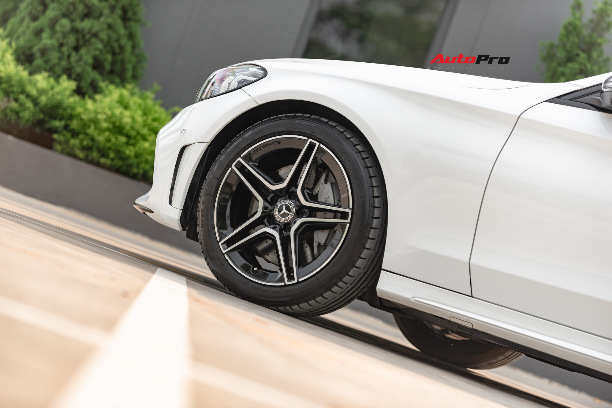 Đại gia Quảng Ninh bán Mercedes-Benz C300 AMG 2019 chỉ sau 6 tháng đăng kí với giá bất ngờ - Ảnh 2.