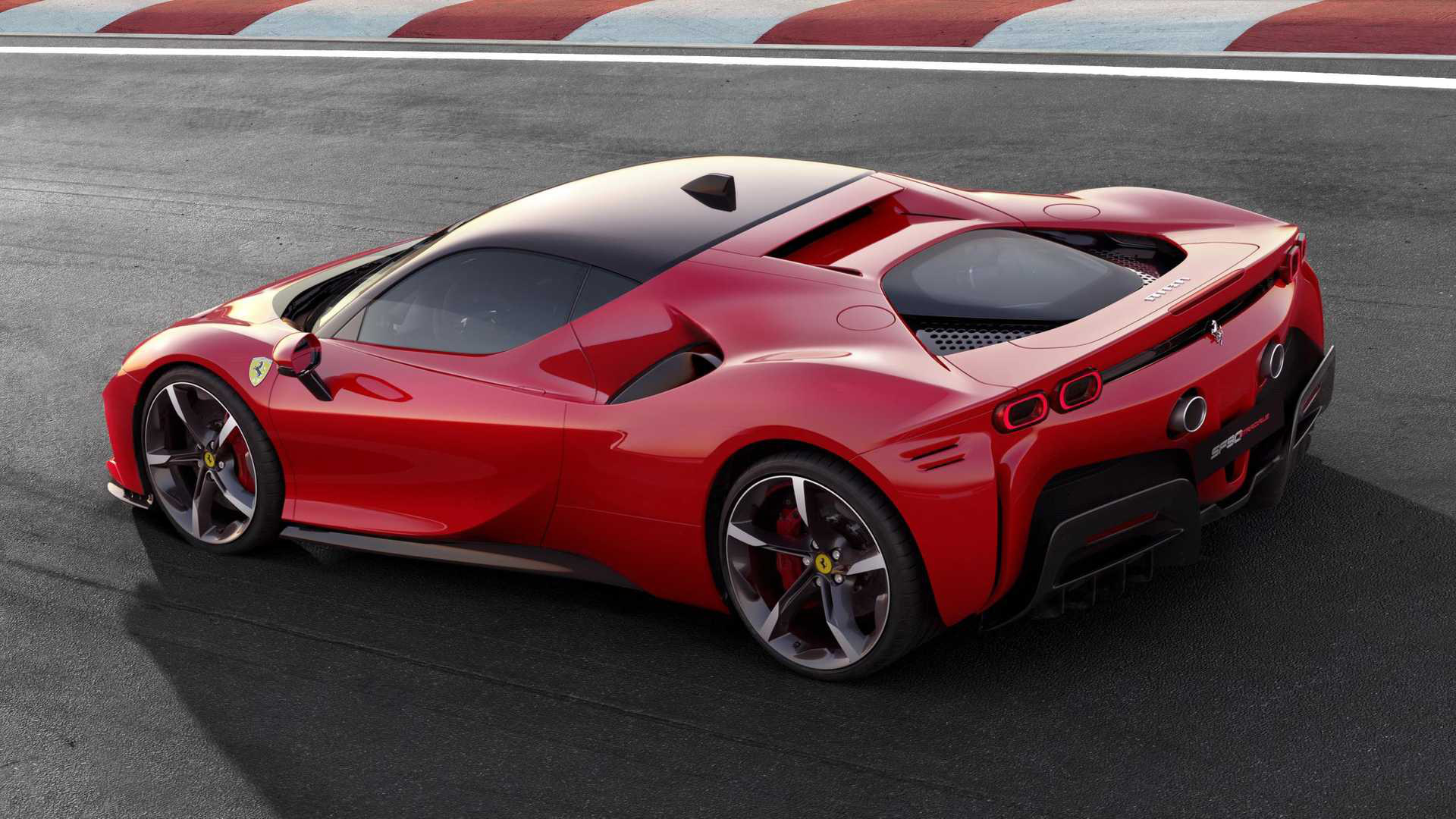 Ferrari trần tình khó khăn khi chế tạo siêu xe hybrid: Không phải cứ gắn mô tơ điện vào động cơ là xong - Ảnh 3. Ferrari trần tình khó khăn khi chế tạo siêu xe hybrid: Không phải cứ gắn mô tơ điện vào động cơ là xong - Ảnh 3.