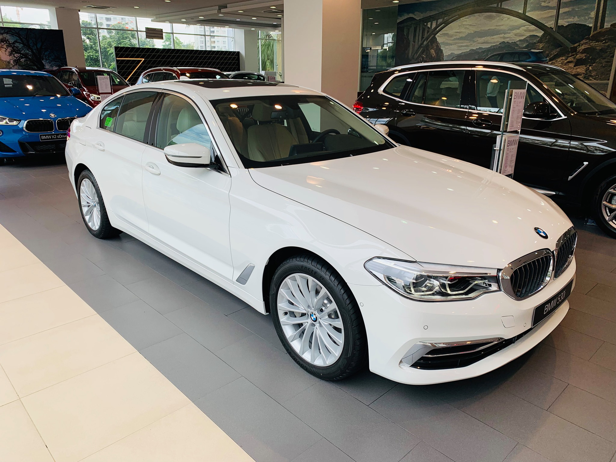 BMW 5Series giảm giá sốc gần 400 triệu đồng lần đầu dưới 2 tỷ rẻ hơn  EClass giẫm chân đàn em 3Series