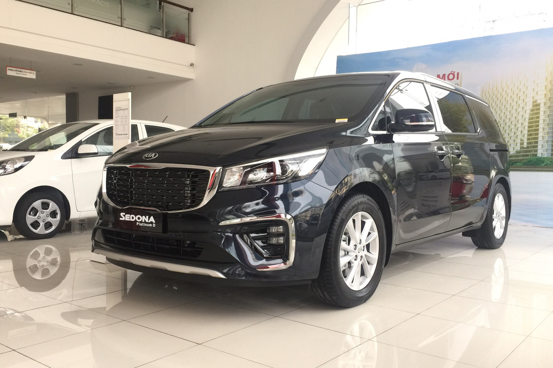Nhiều xe Kia giảm giá niêm yết ở Việt Nam - tham vọng cạnh tranh ở mọi phân khúc - Ảnh 2. Nhiều xe Kia giảm giá niêm yết ở Việt Nam - tham vọng cạnh tranh ở mọi phân khúc - Ảnh 2.
