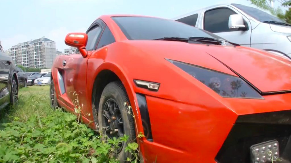 Lái Lamborghini fake chưa đến 50 triệu ra đường, người phụ nữ bị công an  tạm giữ, thu xe