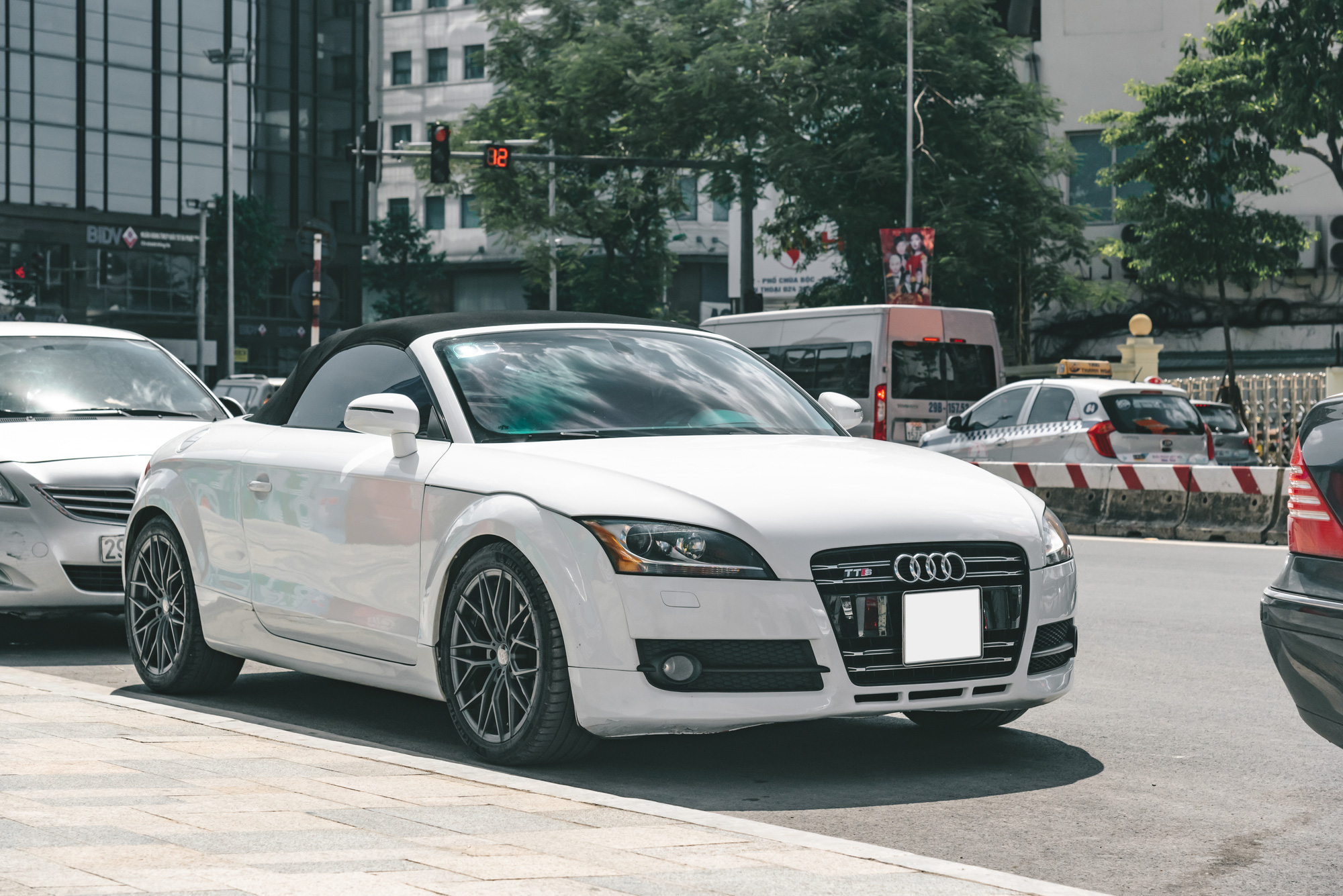 Ra mắt Audi Skysphere  Siêu xe biến hình dài ra ngắn lại hay thay cả táp  lô trong vài nốt nhạc