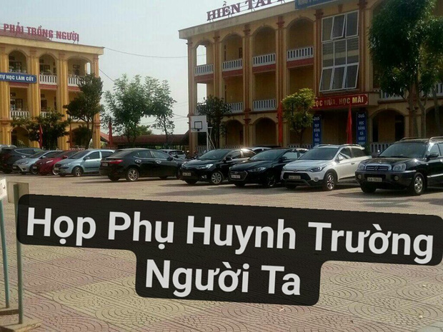 Ngợp với dàn xe hơi đắt tiền đổ bộ sân trường trong buổi họp phụ huynh đầu năm ở Hải Dương - Ảnh 1.