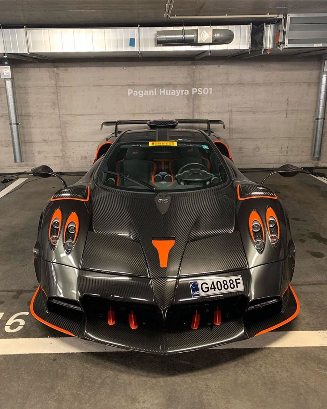 Ra mắt Pagani Huayra Imola - Thần gió khủng nhất lịch sử và chủ nhân cũng không phải dạng vừa - Ảnh 4. Ra mắt Pagani Huayra Imola - Thần gió khủng nhất lịch sử và chủ nhân cũng không phải dạng vừa - Ảnh 4.