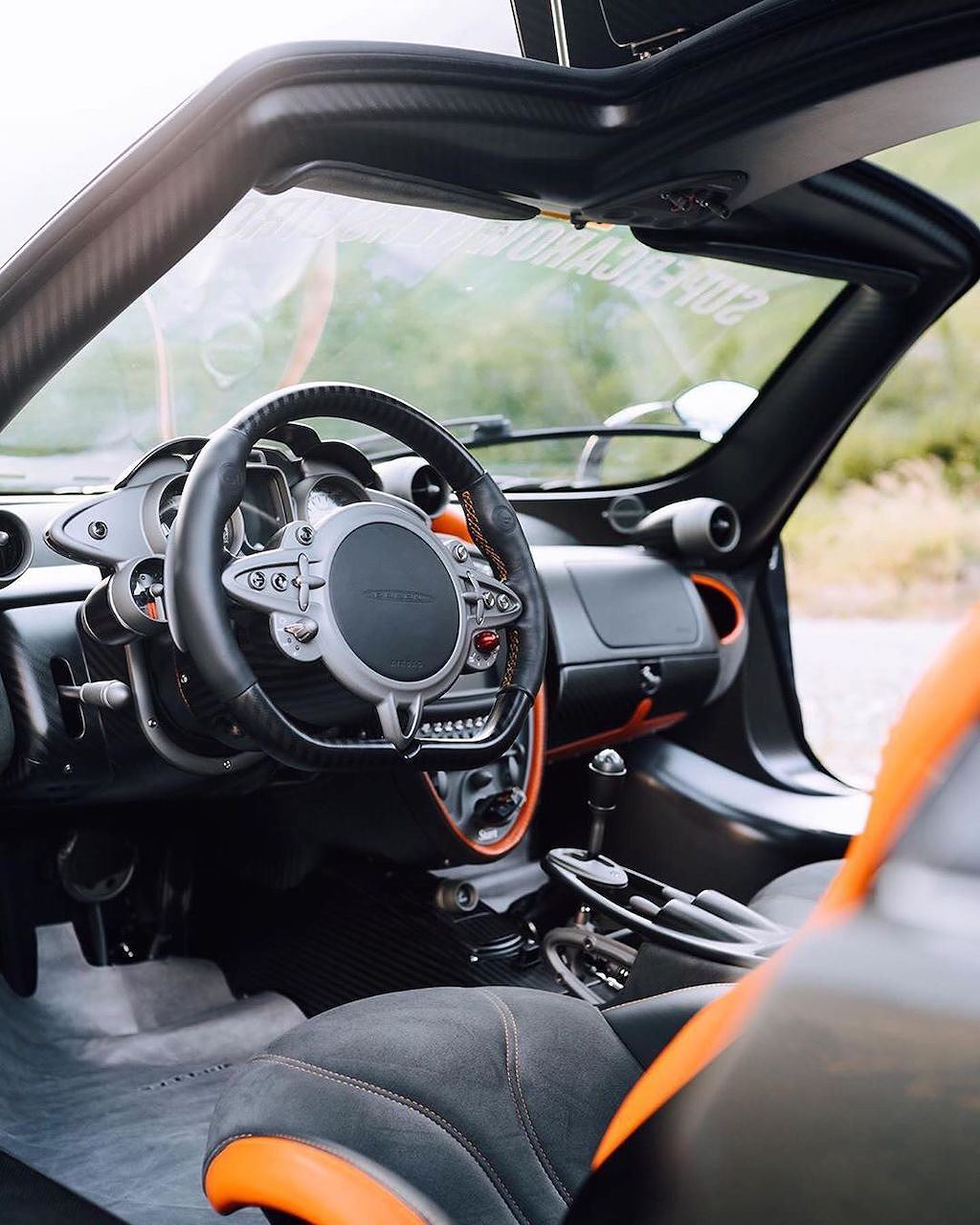 Ra mắt Pagani Huayra Imola - Thần gió khủng nhất lịch sử và chủ nhân cũng không phải dạng vừa - Ảnh 7. Ra mắt Pagani Huayra Imola - Thần gió khủng nhất lịch sử và chủ nhân cũng không phải dạng vừa - Ảnh 7.
