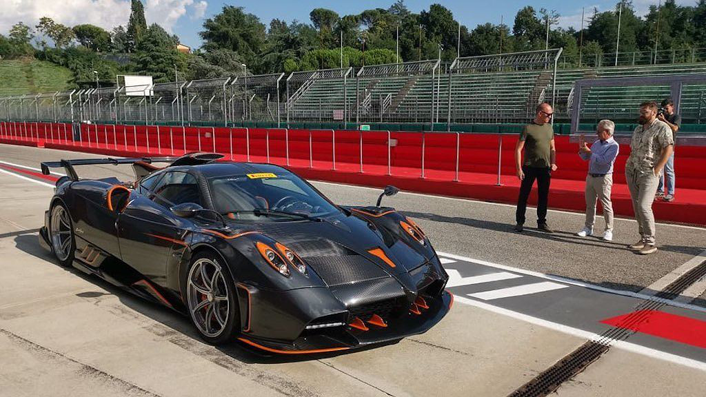 Ra mắt Pagani Huayra Imola - Thần gió khủng nhất lịch sử và chủ nhân cũng không phải dạng vừa - Ảnh 2. Ra mắt Pagani Huayra Imola - Thần gió khủng nhất lịch sử và chủ nhân cũng không phải dạng vừa - Ảnh 2.