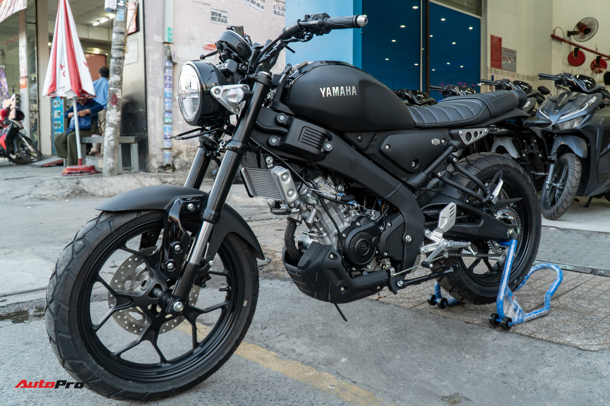 Yamaha R15 mẫu xe tay côn 155cc đang gây sốt trên thị trường