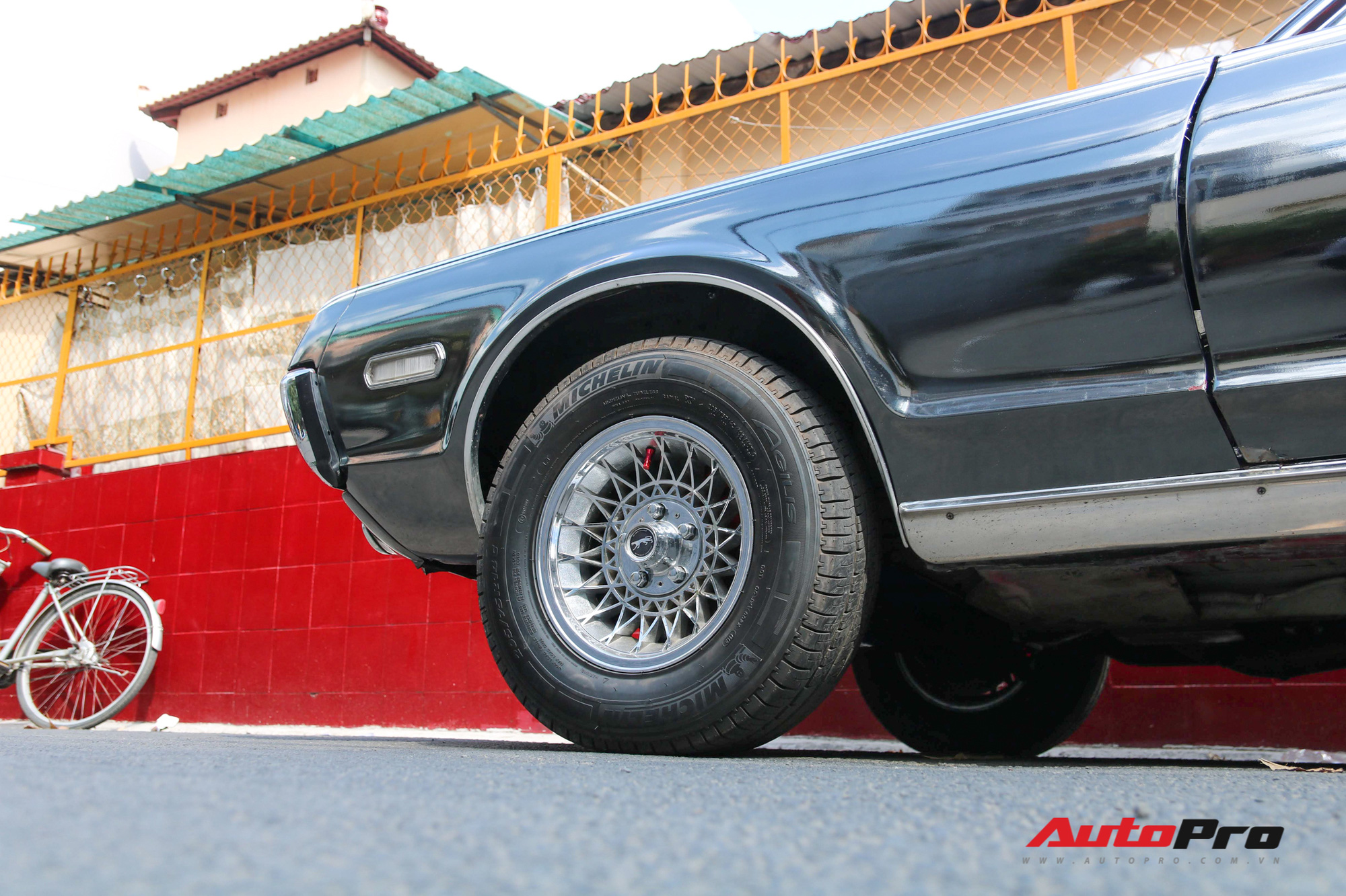 Exclusive look at rapper Binz's vintage car with a unique new appearance - Photo 7. Exclusive look at rapper Binz's vintage car with a unique new appearance - Photo 7.