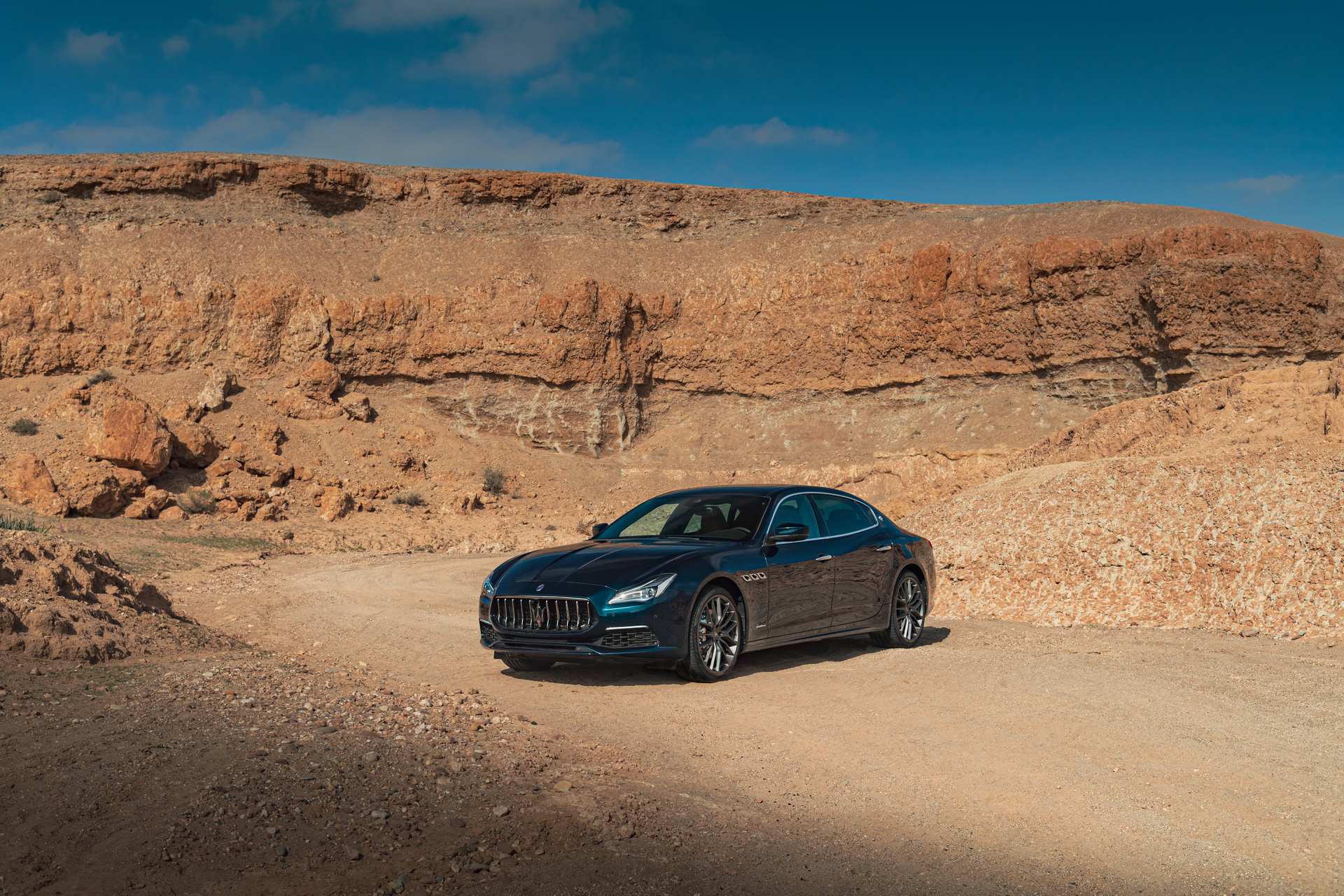 Maserati tung series hoàng gia cho Quattroporte, Levante và Ghibli - Ảnh 4. Maserati tung series hoàng gia cho Quattroporte, Levante và Ghibli - Ảnh 4.