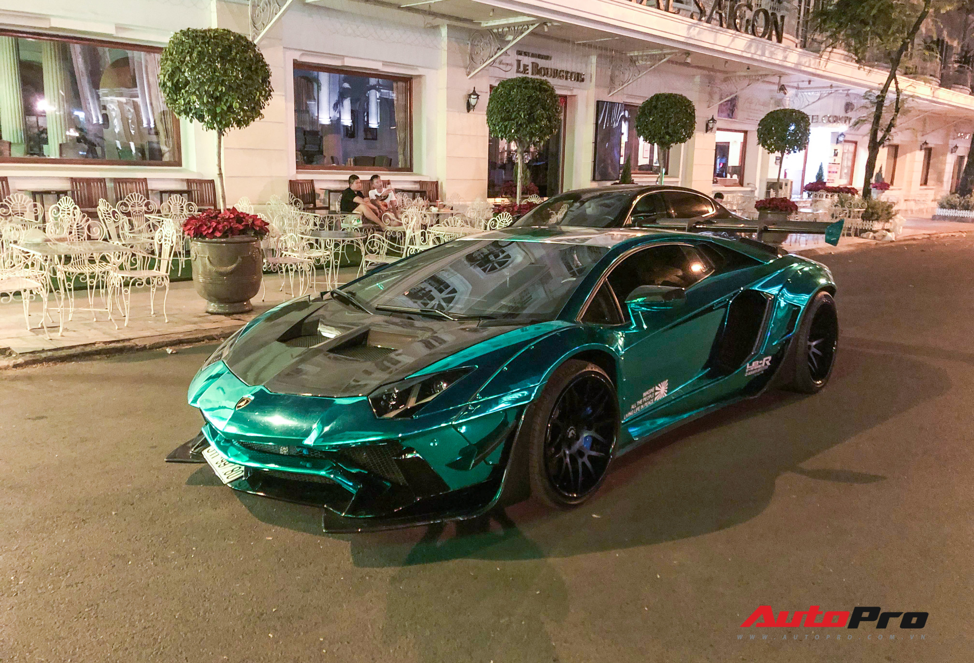 Chưa kịp rao bán trên thị trường xe cũ, Lamborghini Aventador độ Liberty Walk độc nhất Việt Nam đã có chủ nhân mới - Ảnh 1. Chưa kịp rao bán trên thị trường xe cũ, Lamborghini Aventador độ Liberty Walk độc nhất Việt Nam đã có chủ nhân mới - Ảnh 1.