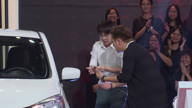 Duy Khánh - Huy Khánh trúng xe Suzuki gần nửa tỷ đồng trên gameshow - Ảnh 3.