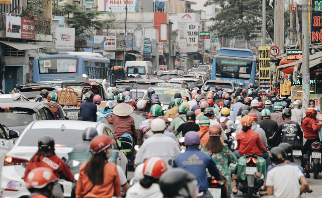 Chùm ảnh Flycam người dân ùn ùn đổ về quê ăn Tết, các ngả đường về bến xe lớn nhất Sài Gòn ùn tắc kinh hoàng - Ảnh 6.