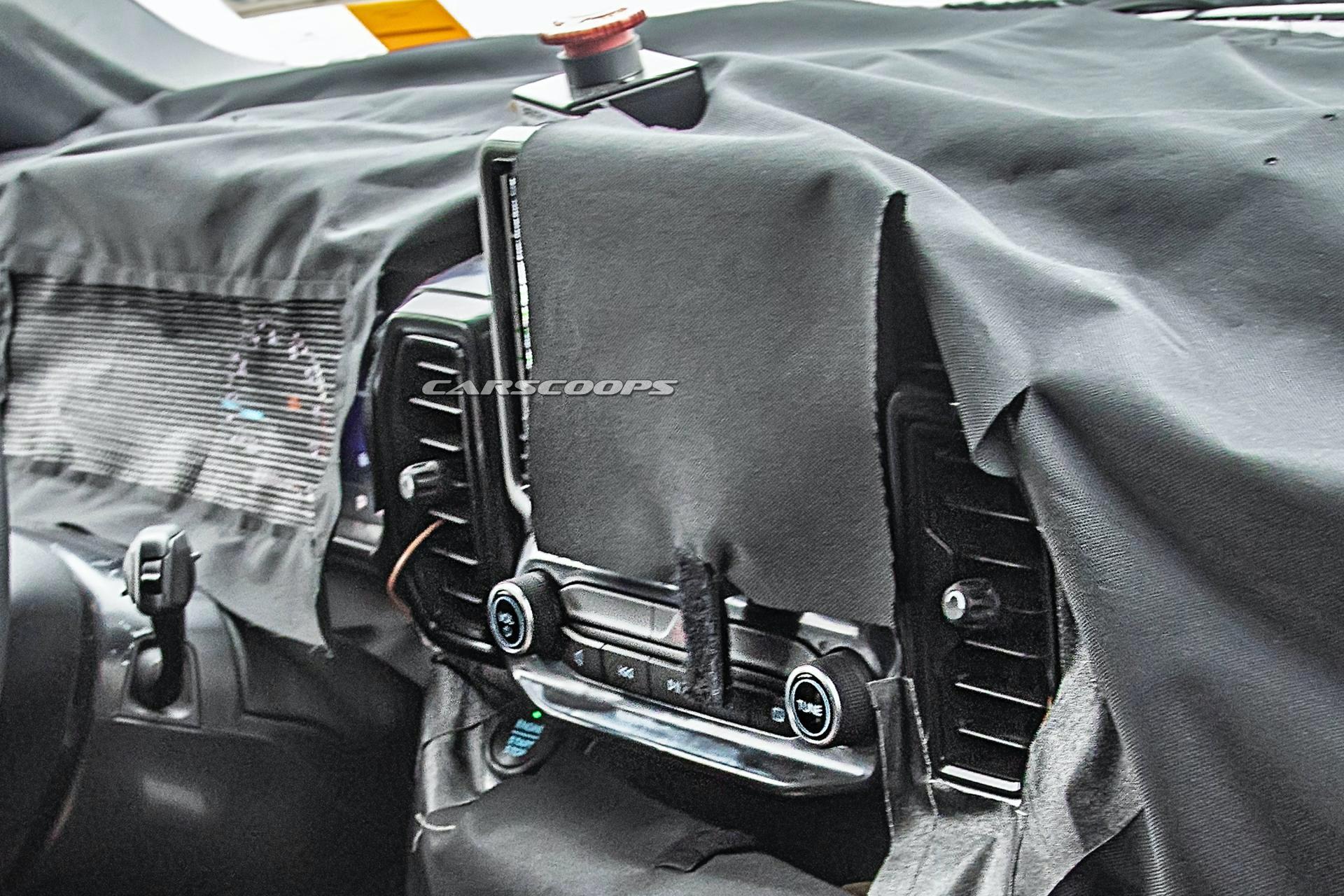 SUV hoàn toàn mới làm anh em với Escape lần đầu tiên lộ diện nội thất thực tế - Ảnh 2. SUV hoàn toàn mới làm anh em với Escape lần đầu tiên lộ diện nội thất thực tế - Ảnh 2.