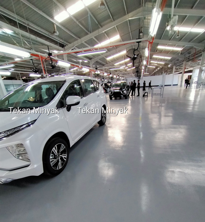 Mitsubishi Xpander phiên bản mới bất ngờ lộ diện tại nhà máy - Ảnh 3. Mitsubishi Xpander phiên bản mới bất ngờ lộ diện tại nhà máy - Ảnh 3.