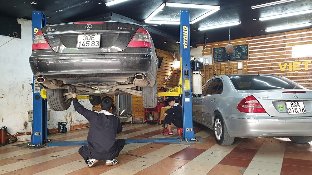 Cận Tết đi bảo dưỡng xe, gara hét giá cao ngất ngưởng - Ảnh 2. Cận Tết đi bảo dưỡng xe, gara hét giá cao ngất ngưởng - Ảnh 2.