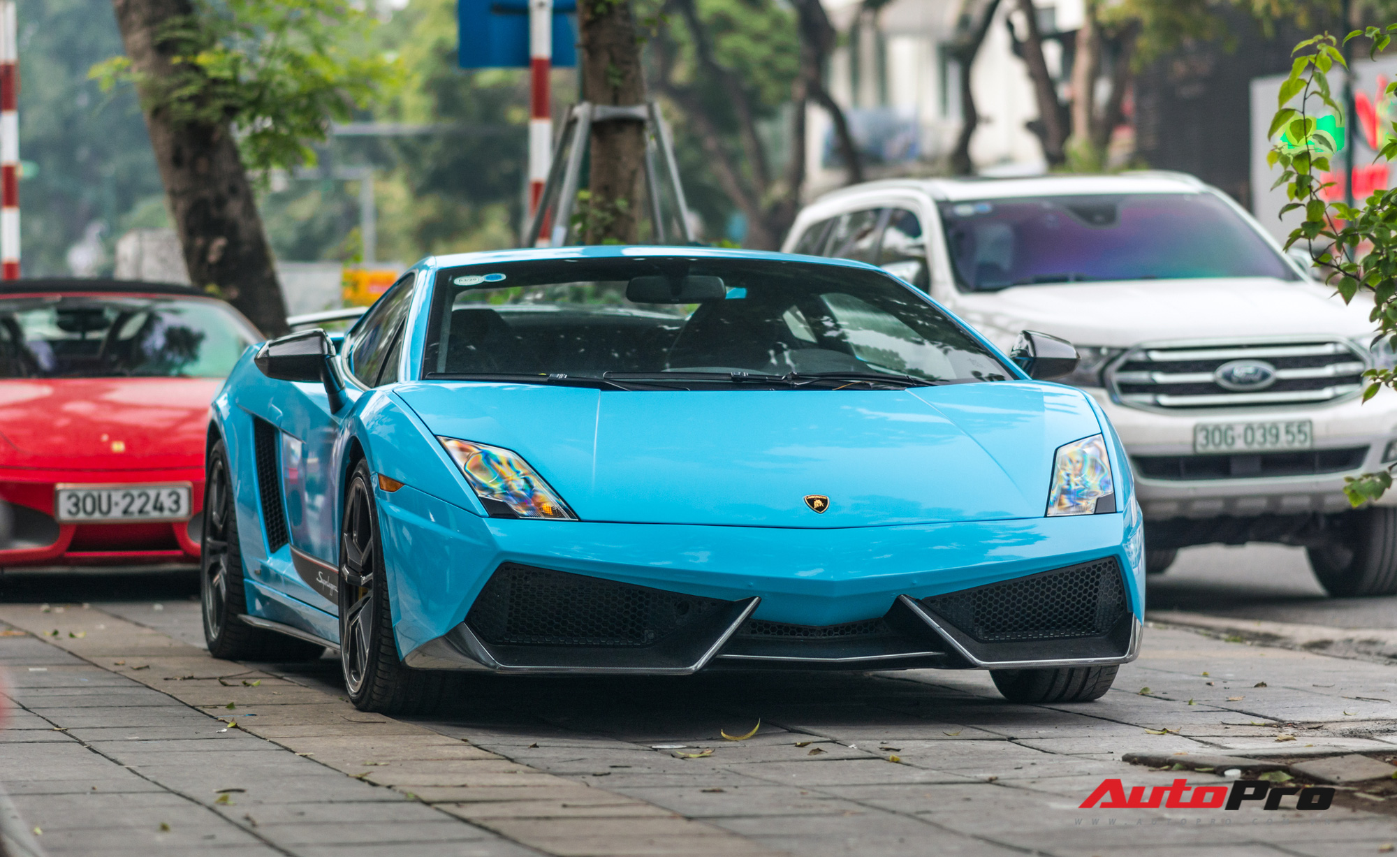 Chơi Tết, đại gia Hà Thành tiếp tục đổi màu Lamborghini Gallardo LP 570-4  Superleggera độc nhất Việt Nam