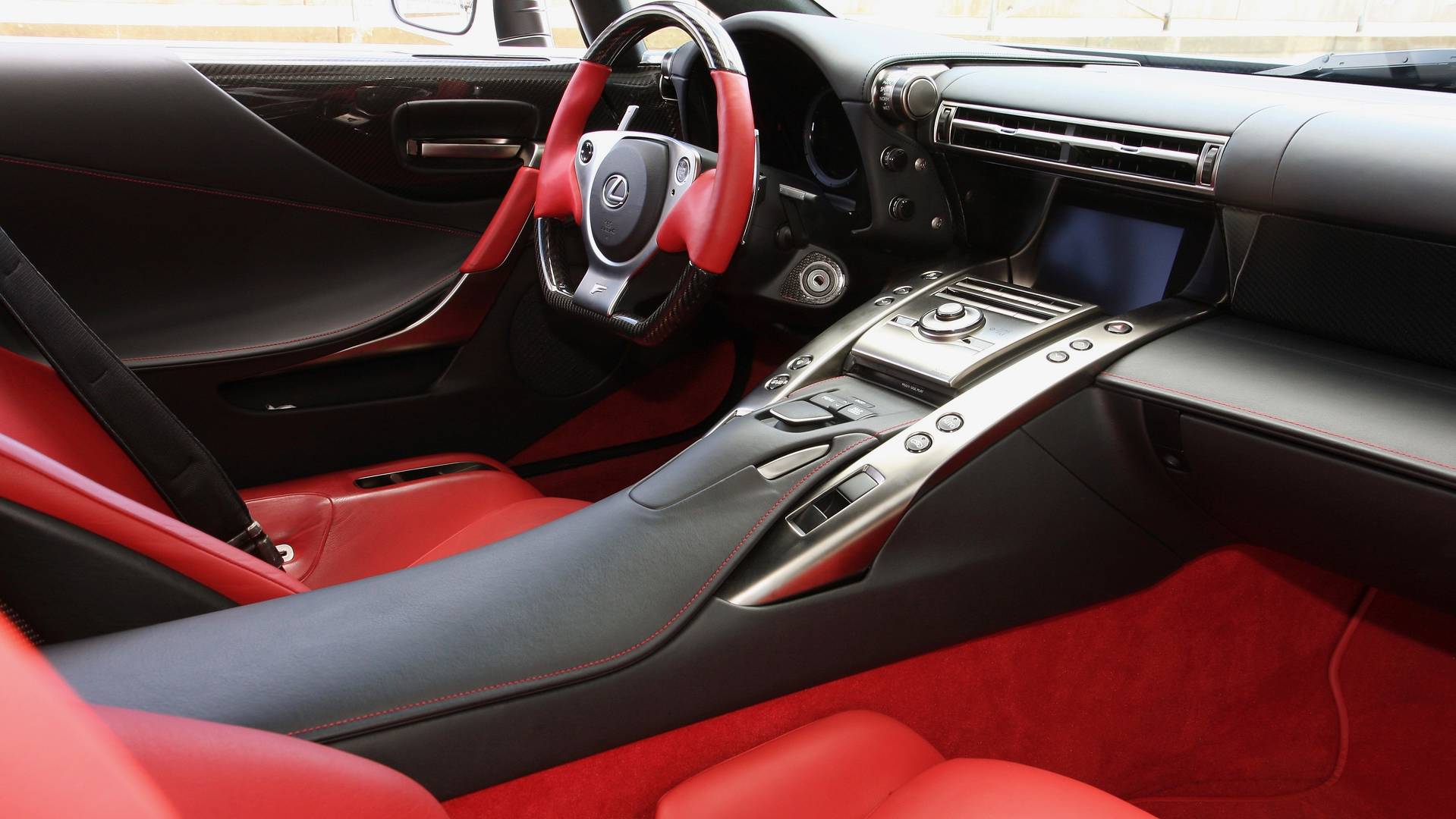 Lexus LFA tiến sát ngày khai tử sau một thập kỷ ế ẩm, bán được hẳn… 3 xe trong năm 2019 - Ảnh 3. Lexus LFA tiến sát ngày khai tử sau một thập kỷ ế ẩm, bán được hẳn… 3 xe trong năm 2019 - Ảnh 3.