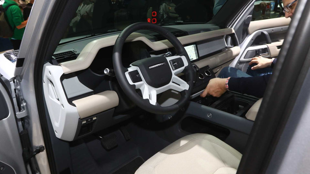 Land Rover Defender 2020 chốt giá từ 3,715 tỷ đồng tại Việt Nam - Ảnh 2.