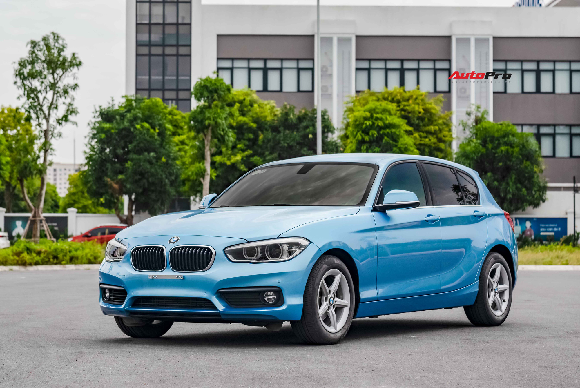 Đây là mẫu xe BMW dành cho gia đình, giá rẻ hơn Toyota Camry mới gần 200 triệu đồng - Ảnh 7.
