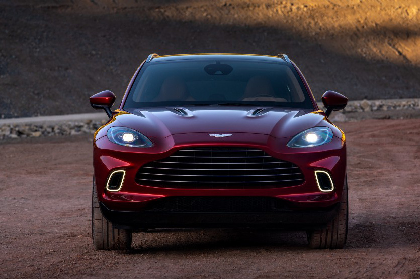 Vừa hạ giá khủng, Aston Martin DBX chào hàng đại gia Việt với giá gần 20 tỷ đồng: Siêu SUV mới đối đầu Lamborghini Urus - Ảnh 1.