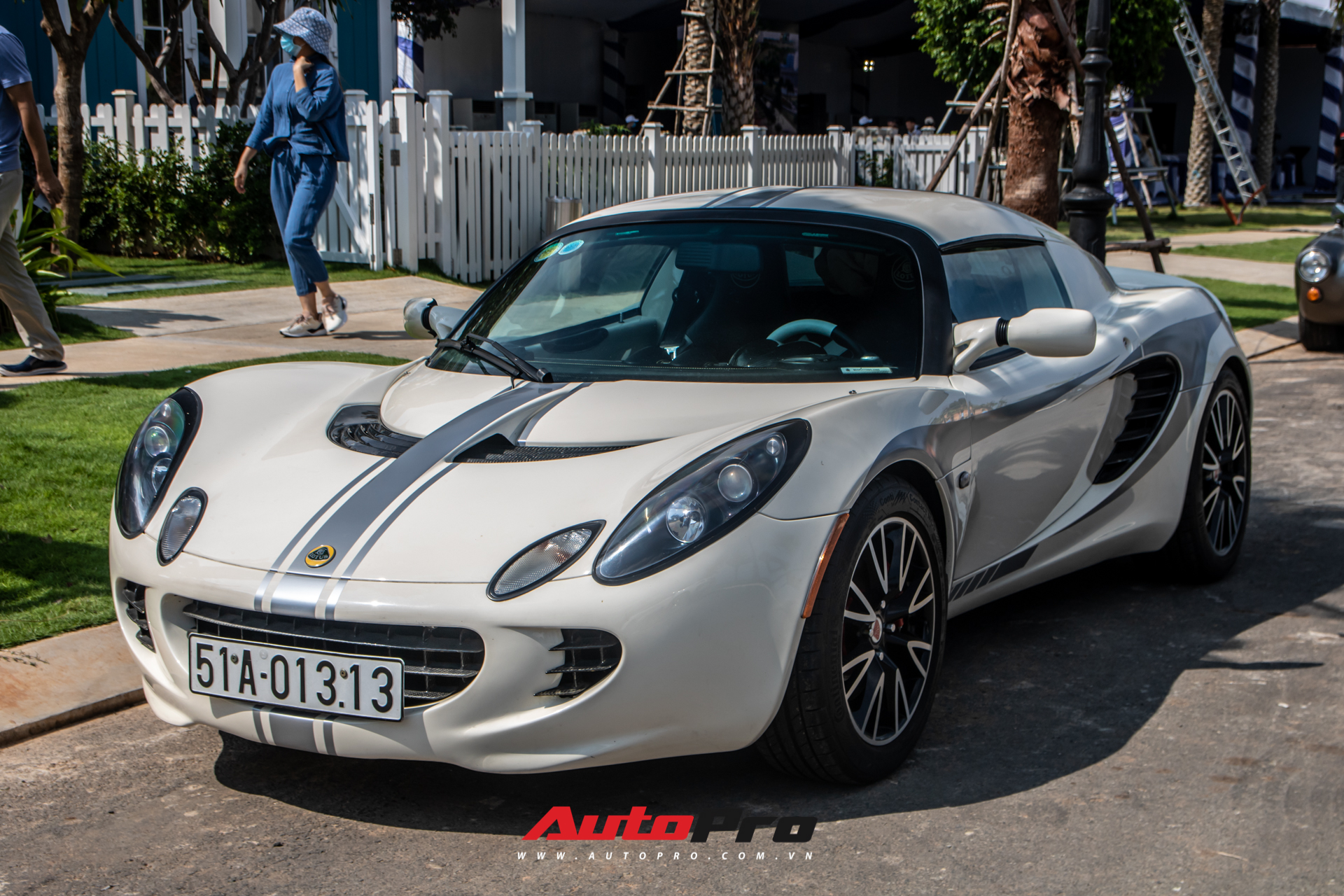 Chiêm ngưỡng xe thể thao Lotus Elise S2 độc nhất Việt Nam của tập đoàn Novaland, biển số độc gây chú ý - Ảnh 4.