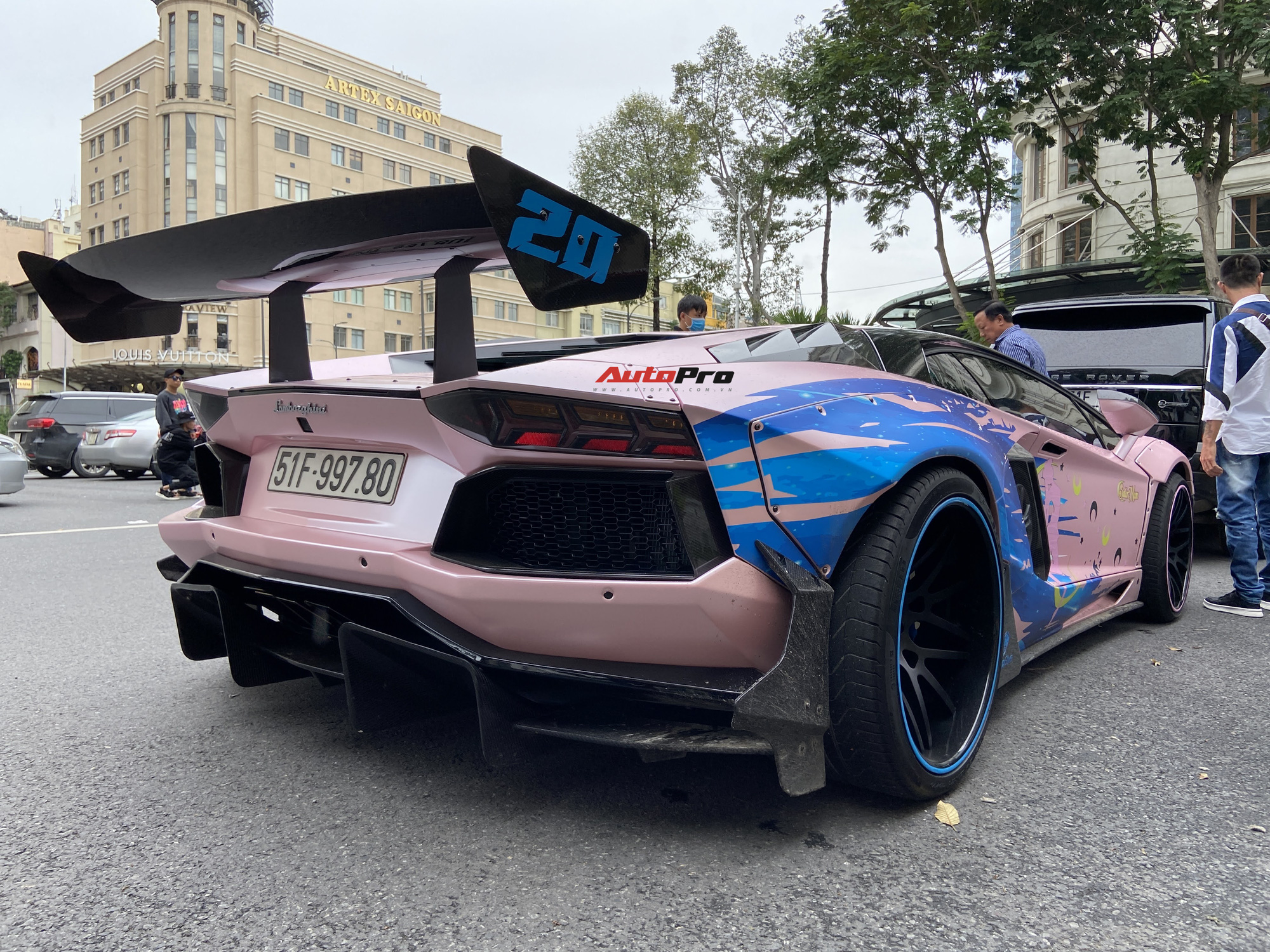 Ngắm Lamborghini Aventador độ Liberty Walk độc nhất Việt Nam khoác áo Thủy thủ Mặt Trăng - Ảnh 3.