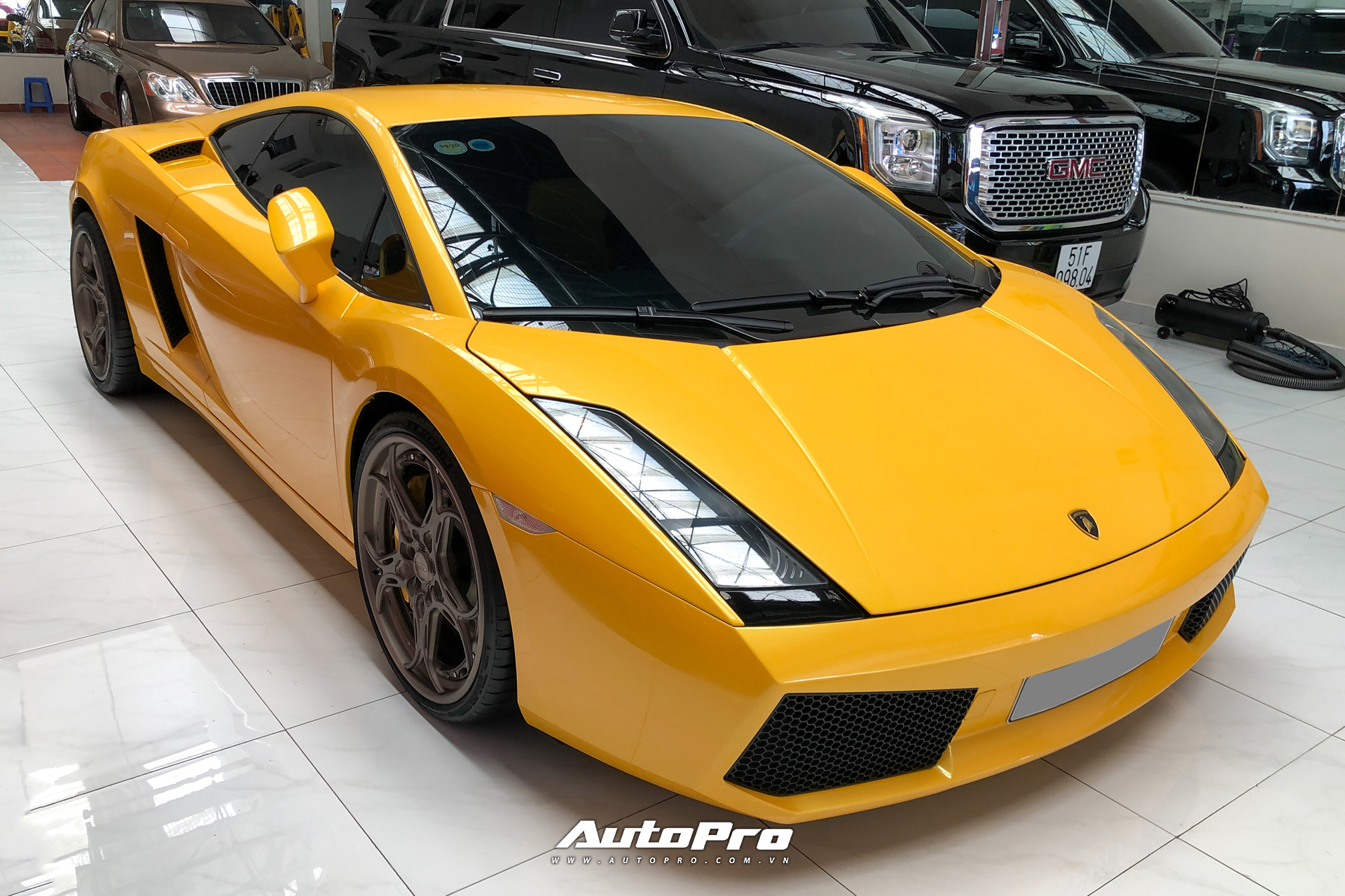 Lamborghini Gallardo từng của doanh nhân Nguyễn Quốc Cường trở nên khác lạ với bộ mâm gần 400 triệu đồng - Ảnh 2.