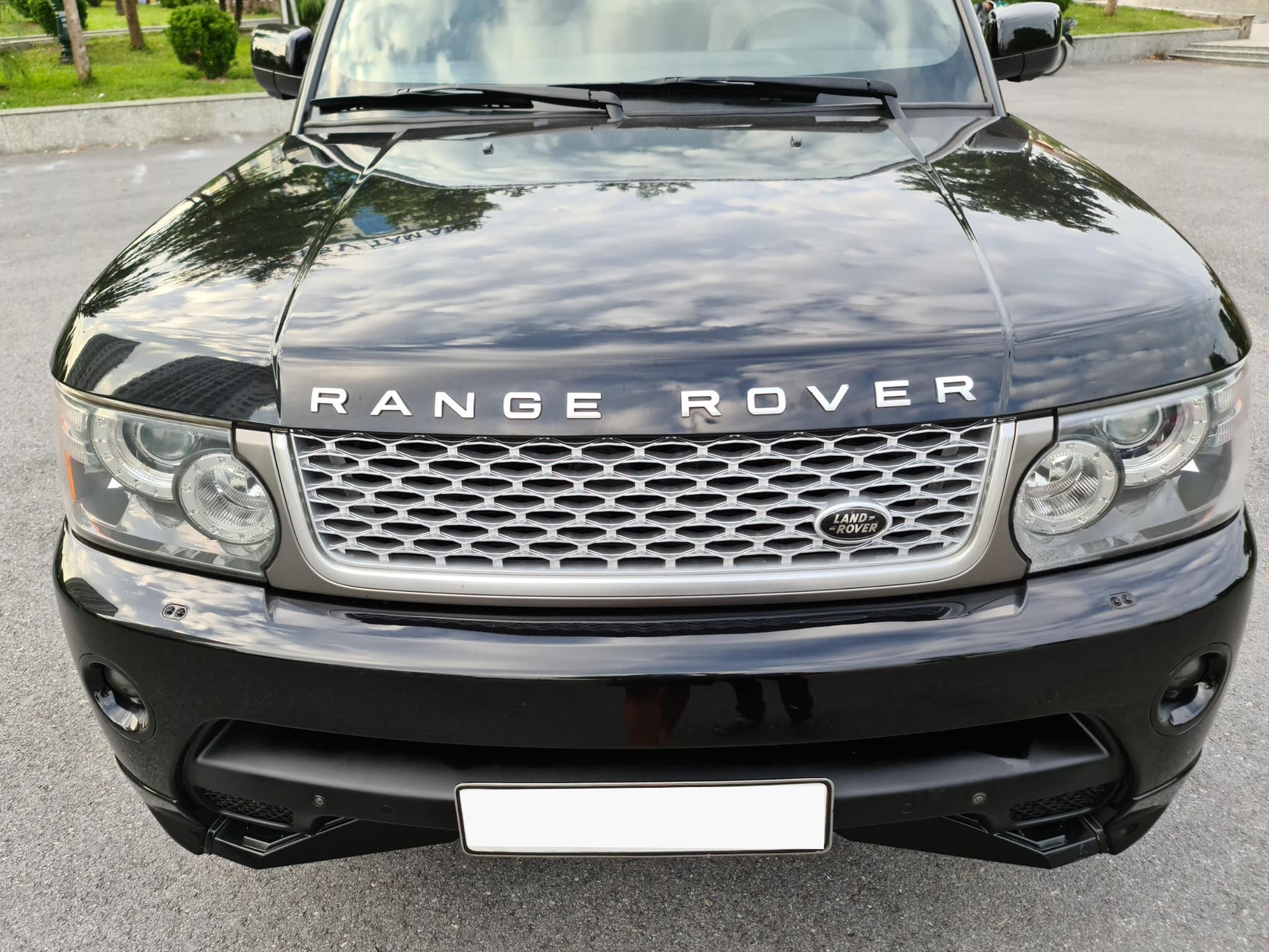 Qua thời đỉnh cao, Range Rover Sport Autobiography bán lại ngang giá Kia Sorento thế hệ mới - Ảnh 3.